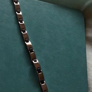 Stainless steel bracelet with leather